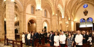 Estuvieron en la misa por el 134 aniversario del Listín Diario Aníbal de Castro, Margarita Cedeño, Eduardo Estrella, Rosanna Rivera y José Luis Corripio Martínez.SILVERIO VIDAL